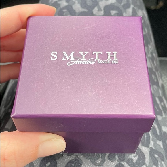 NEW NEVER WORN! Women’s Diamond Pave’ Wedding Band - Picture 7 of 8